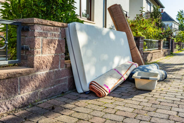 Best Basement Cleanout  in Oswego, KS